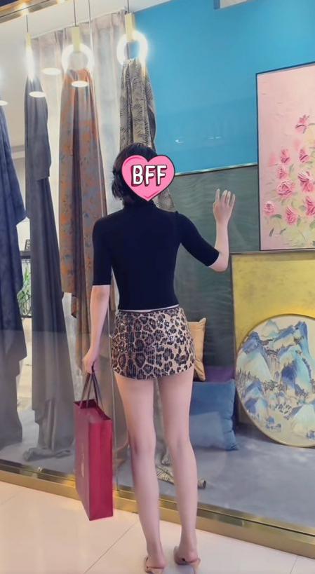 大长腿美女姐姐[28P]