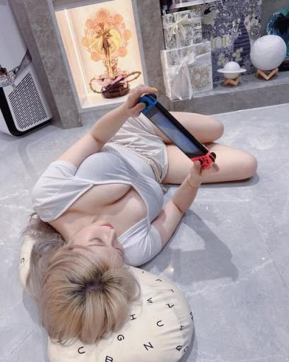 美丽动人的美女