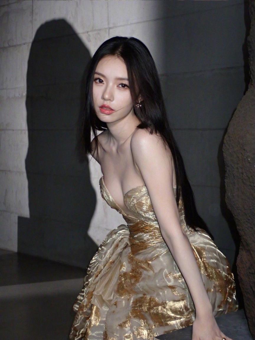 美丽动人的美女