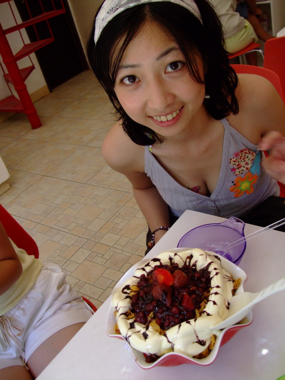 《台湾情侣泄密》大三美巨乳学妹和男友之间的嘿咻视频被渣男拿出来炫耀后曝光