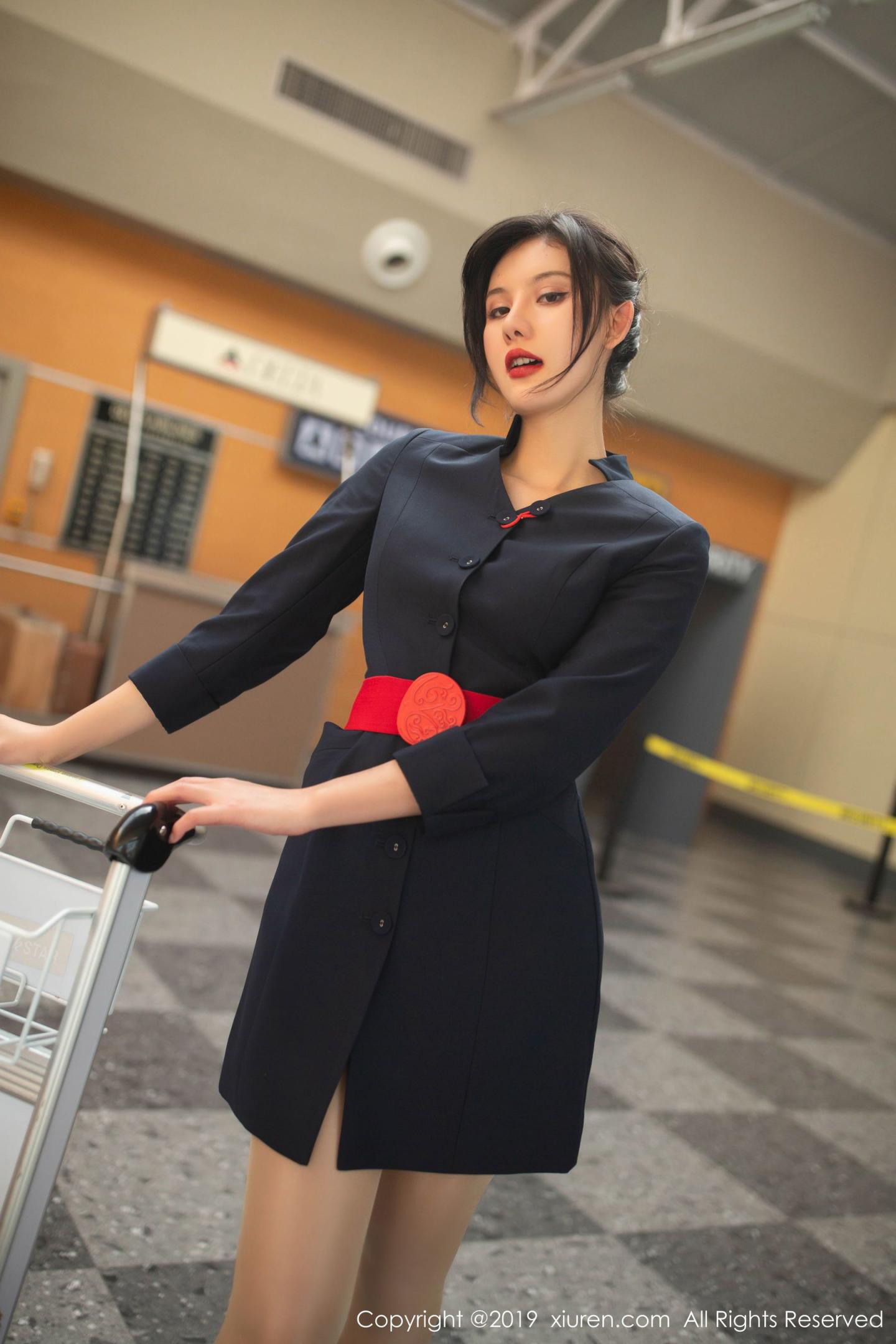 就是阿朱啊美腿丝袜办公室迈开腿汁水喷了一脸