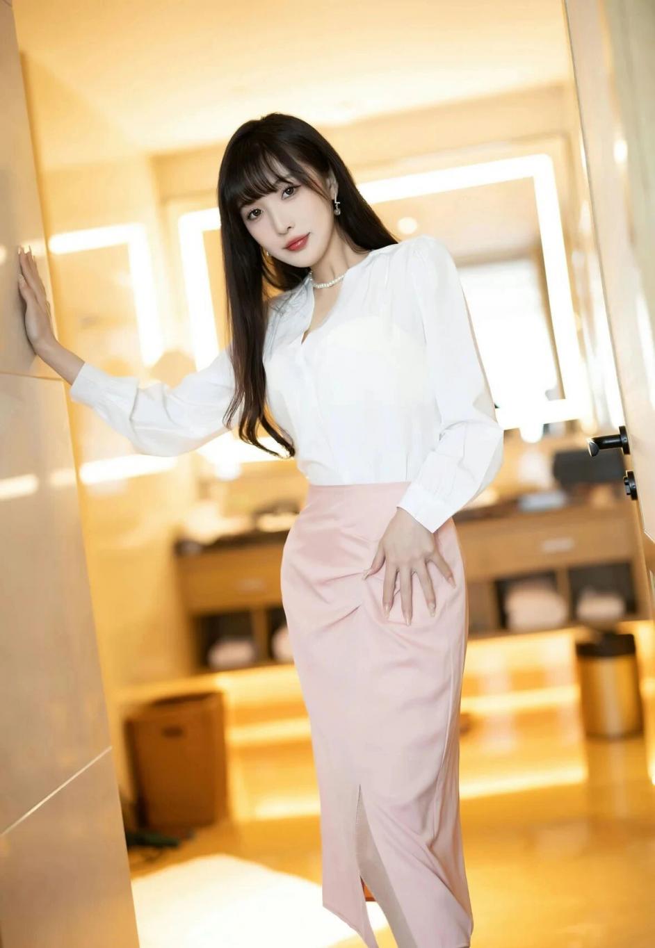 身材高挑的小姐姐