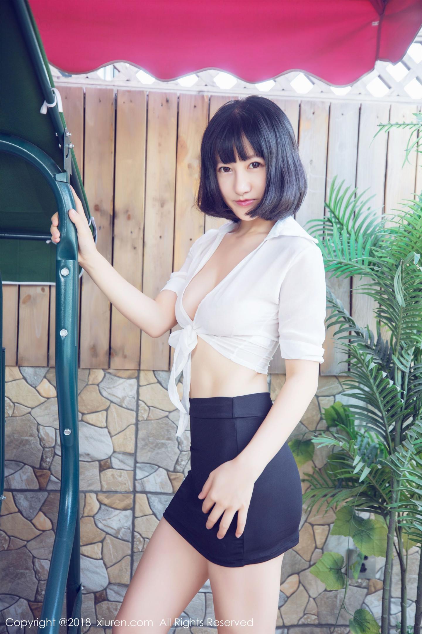 透视蕾丝内衣女仆装诱惑女秘书OL