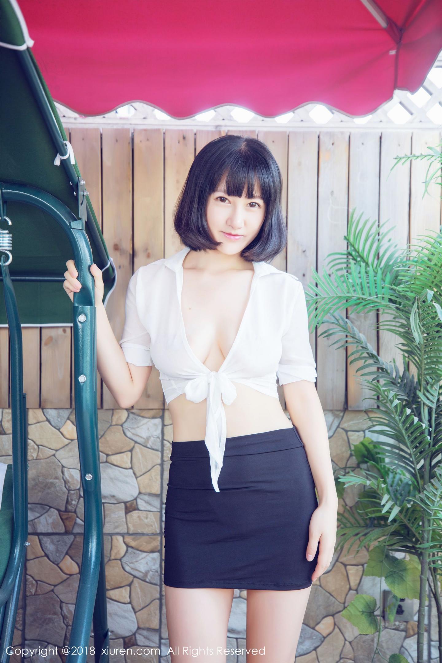 透视蕾丝内衣女仆装诱惑女秘书OL