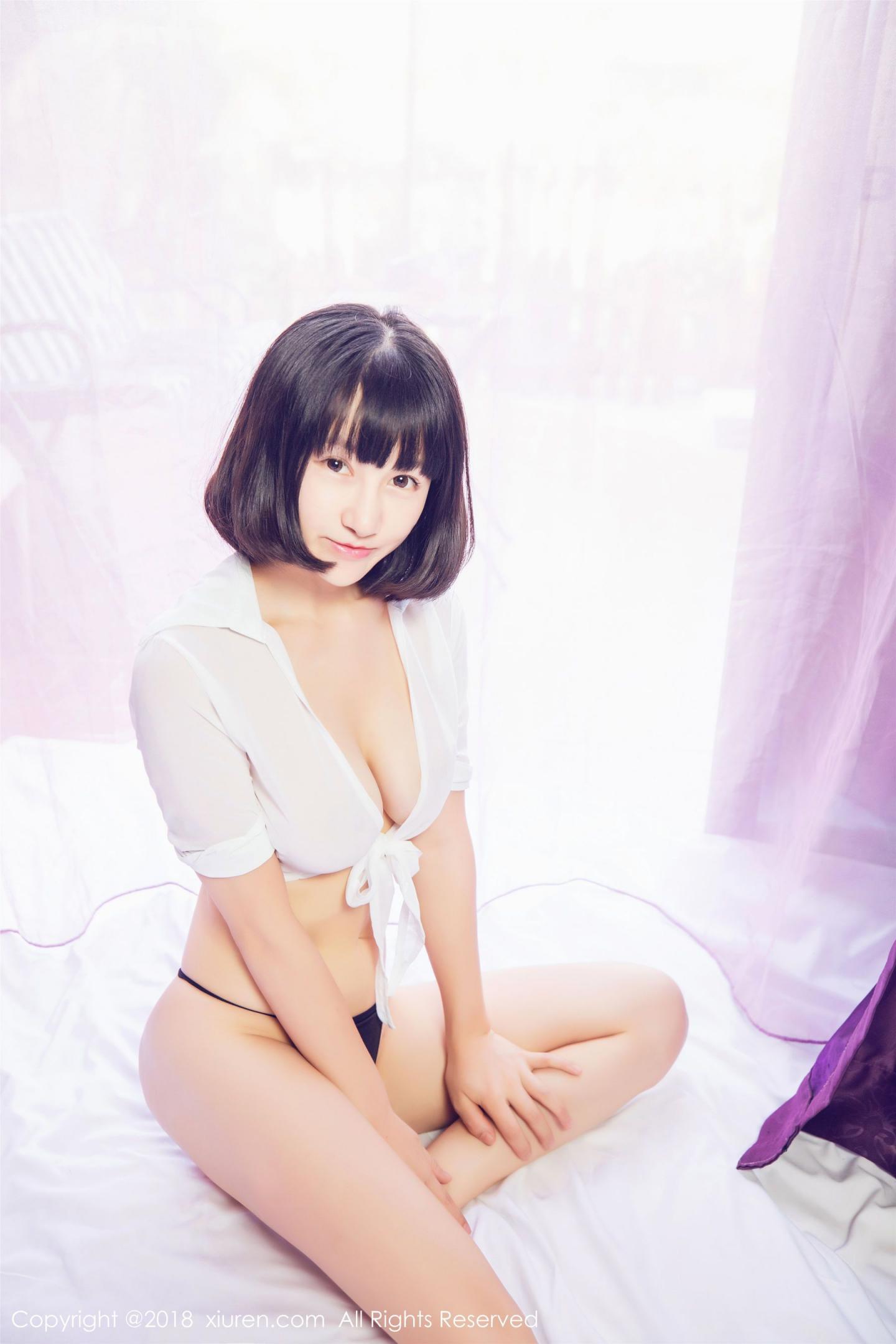 透视蕾丝内衣女仆装诱惑女秘书OL