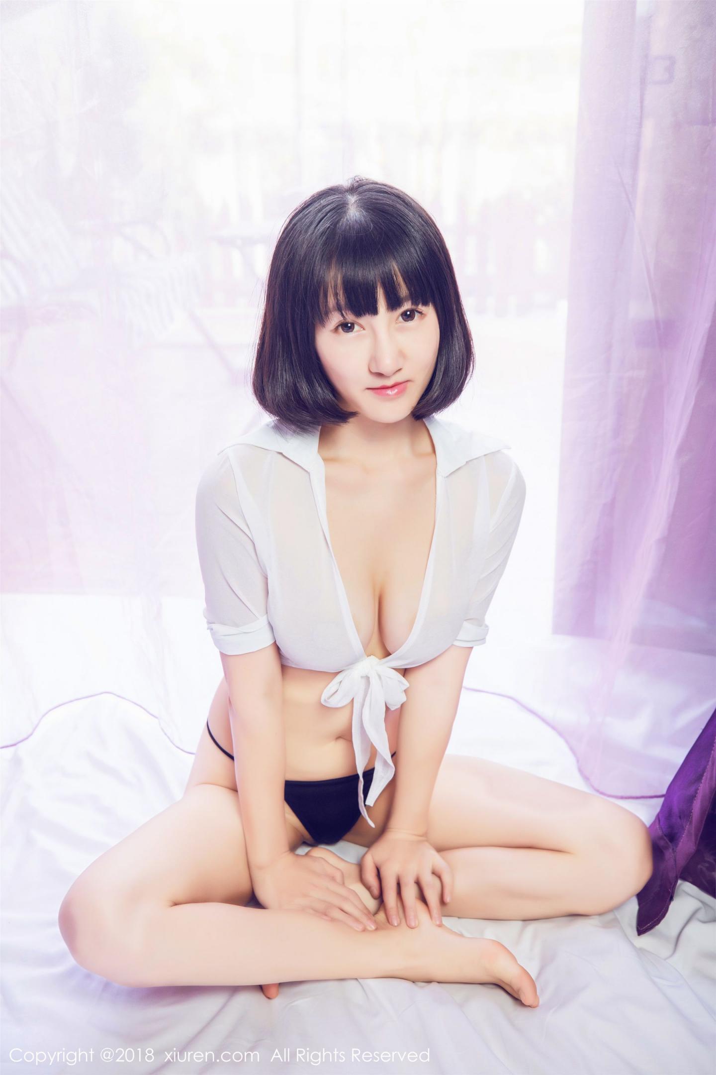 透视蕾丝内衣女仆装诱惑女秘书OL