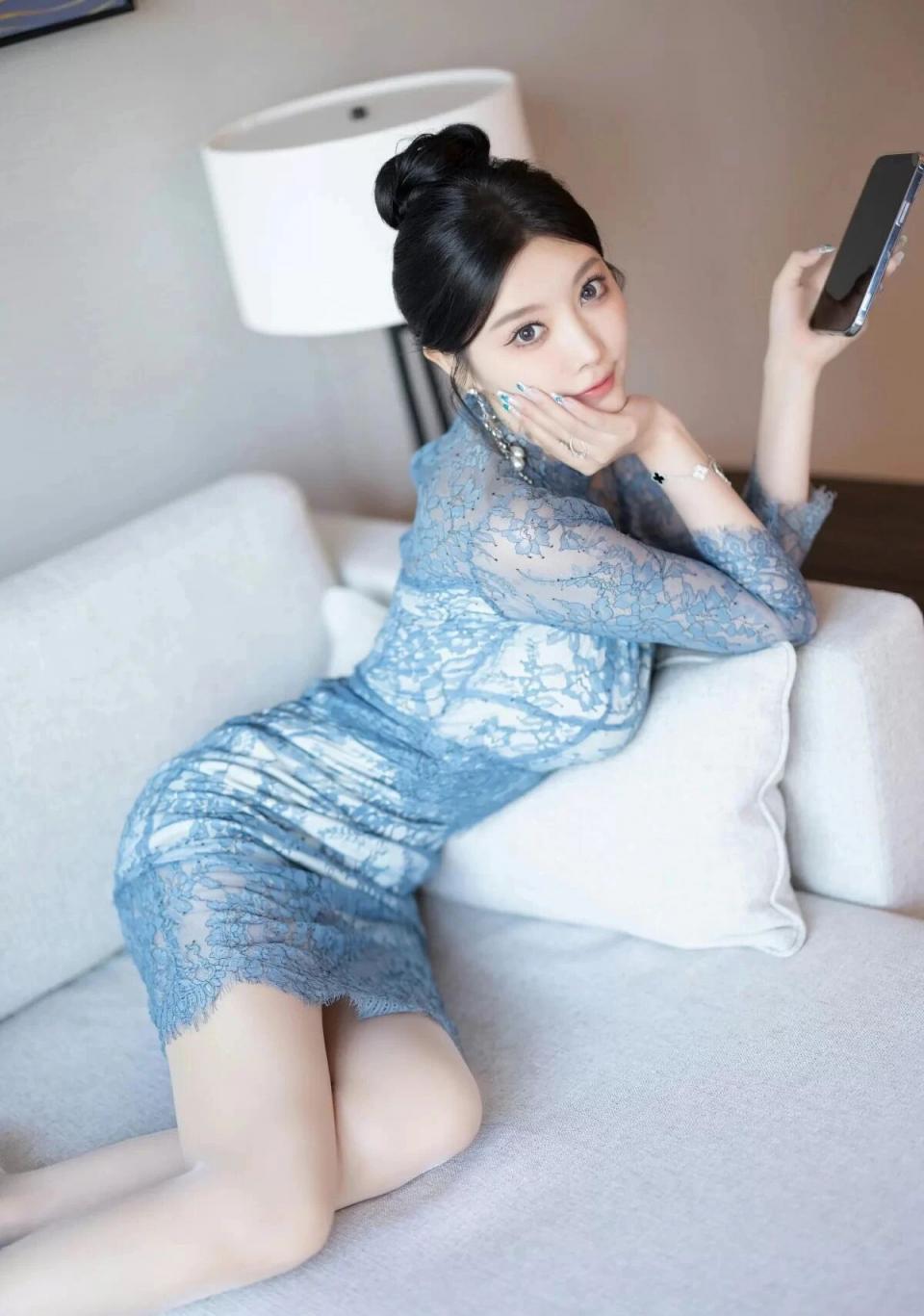 漂亮的小姐姐 20251020