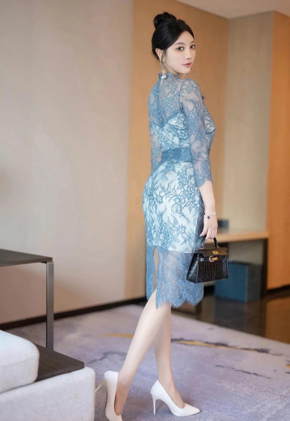 漂亮的小姐姐 20251020