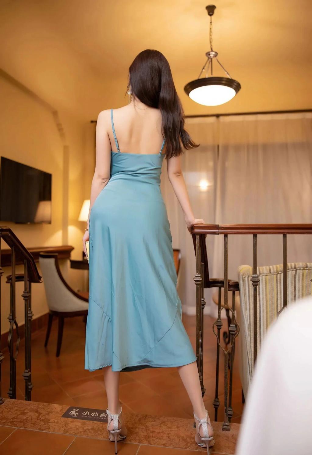 漂亮的小姐姐 20251020