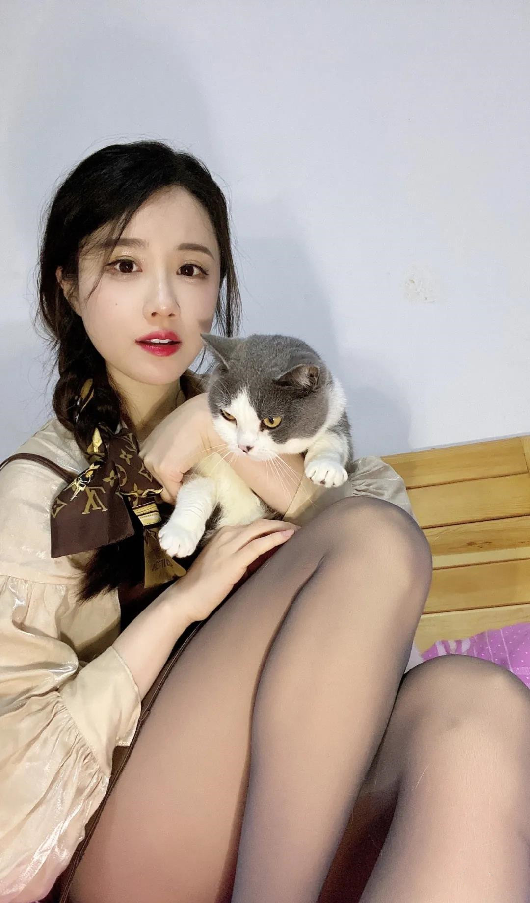 国内ASMR第一腿轩子巨2兔