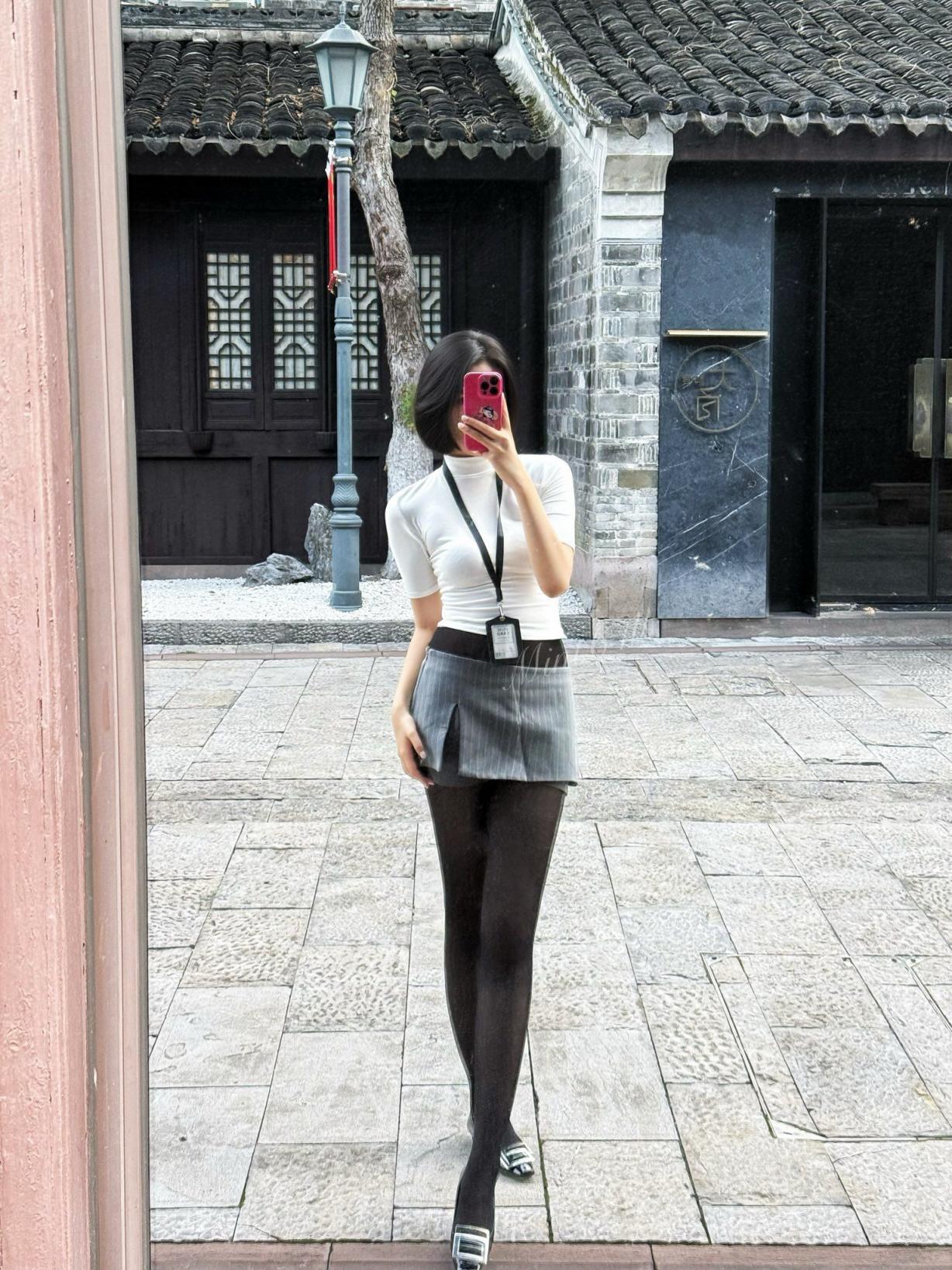 漂亮小姐姐[28P]