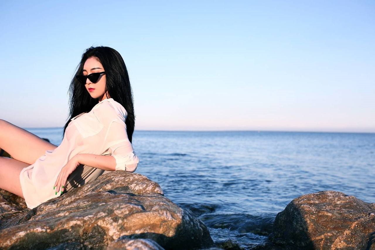 美女小王同学媚态极致[20251030]