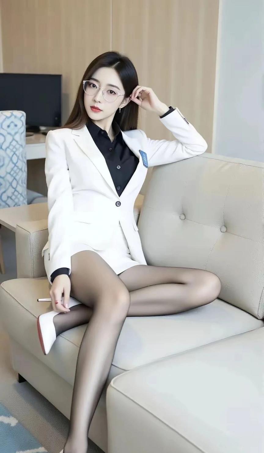 满屏漂亮大长腿