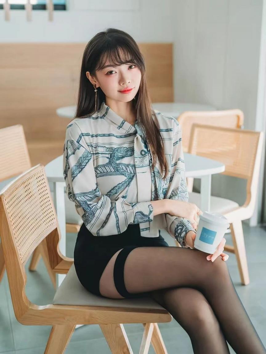 满屏漂亮大长腿