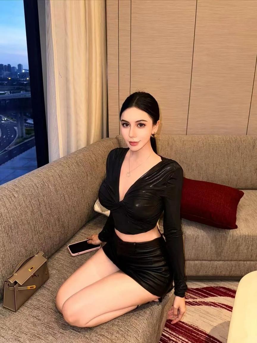 满屏漂亮大长腿