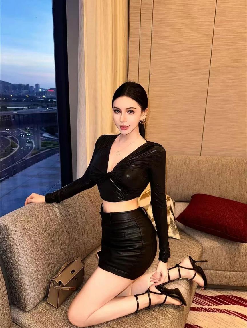 满屏漂亮大长腿