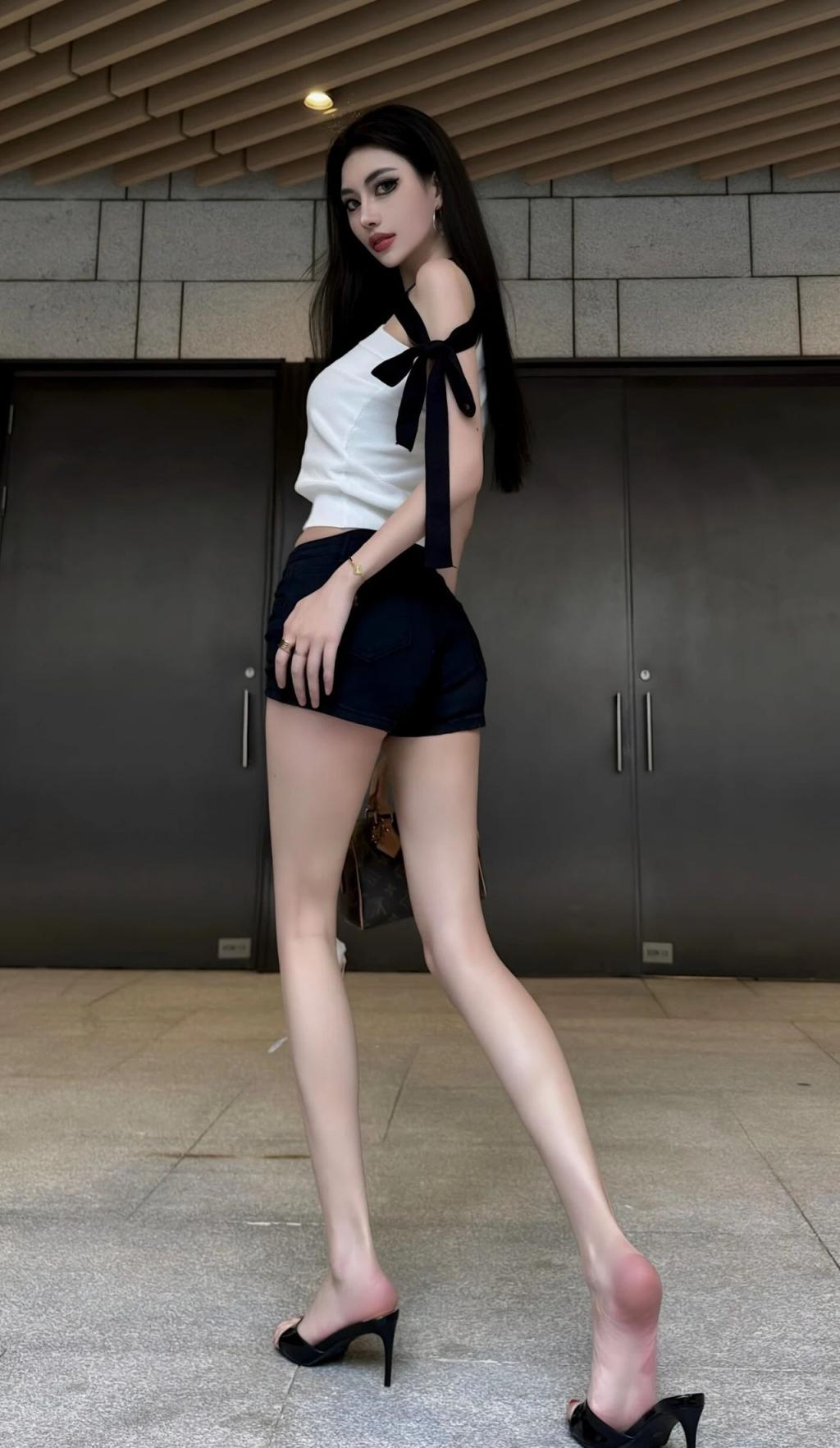 纤腰大长腿完美曲线