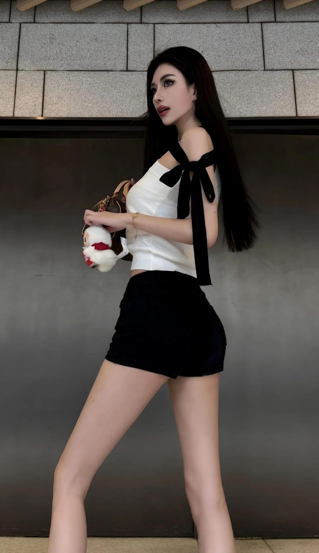 纤腰大长腿完美曲线