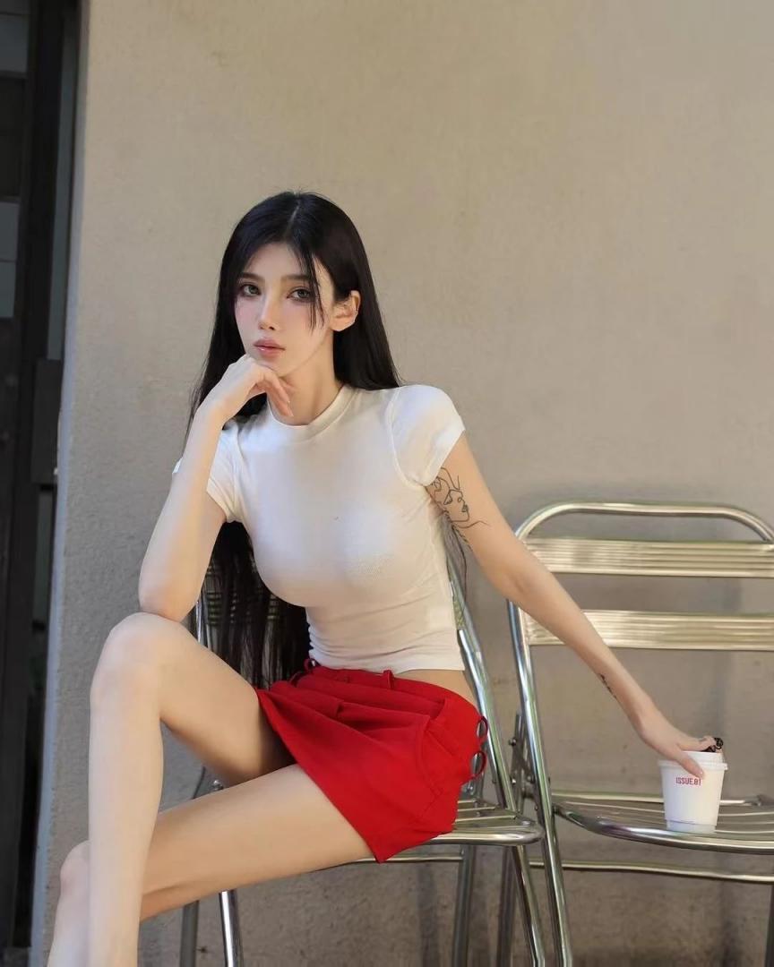 纤腰大长腿完美曲线