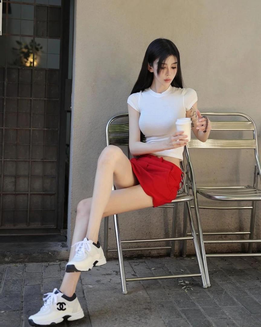 纤腰大长腿完美曲线