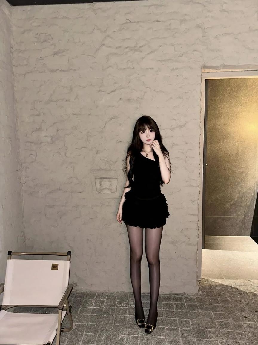 满屏大长腿，纤细柔美真好看