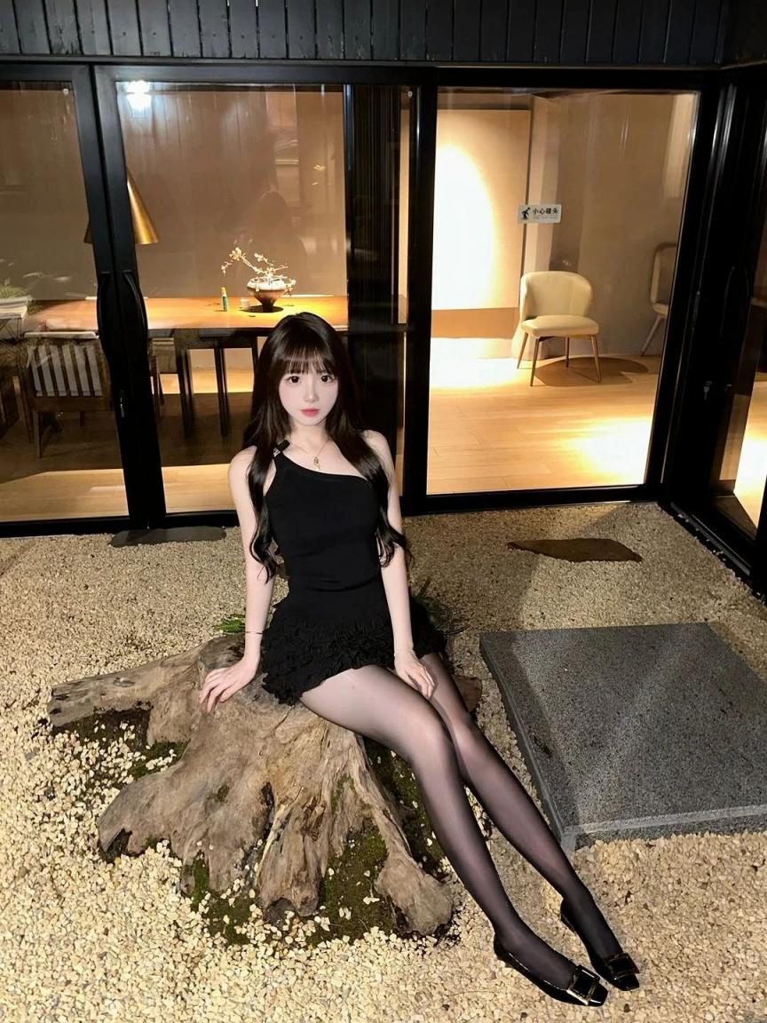 满屏大长腿，纤细柔美真好看