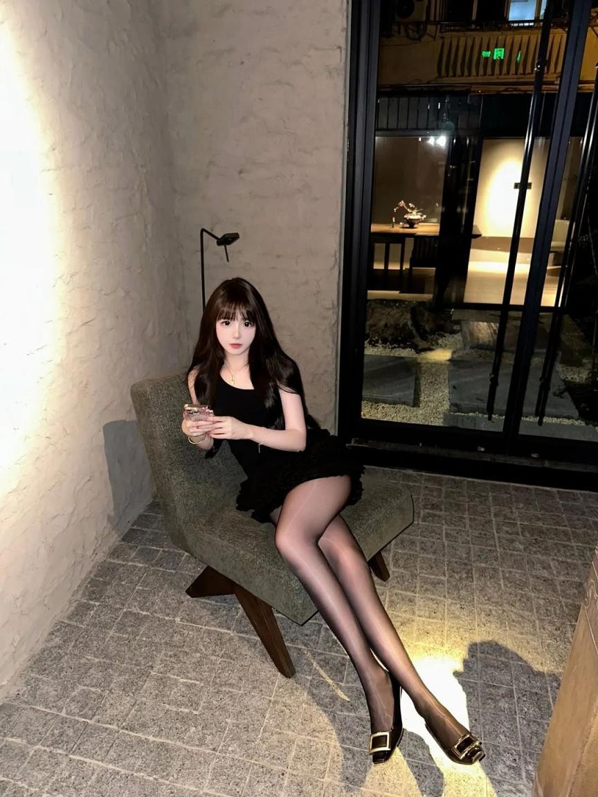 满屏大长腿，纤细柔美真好看