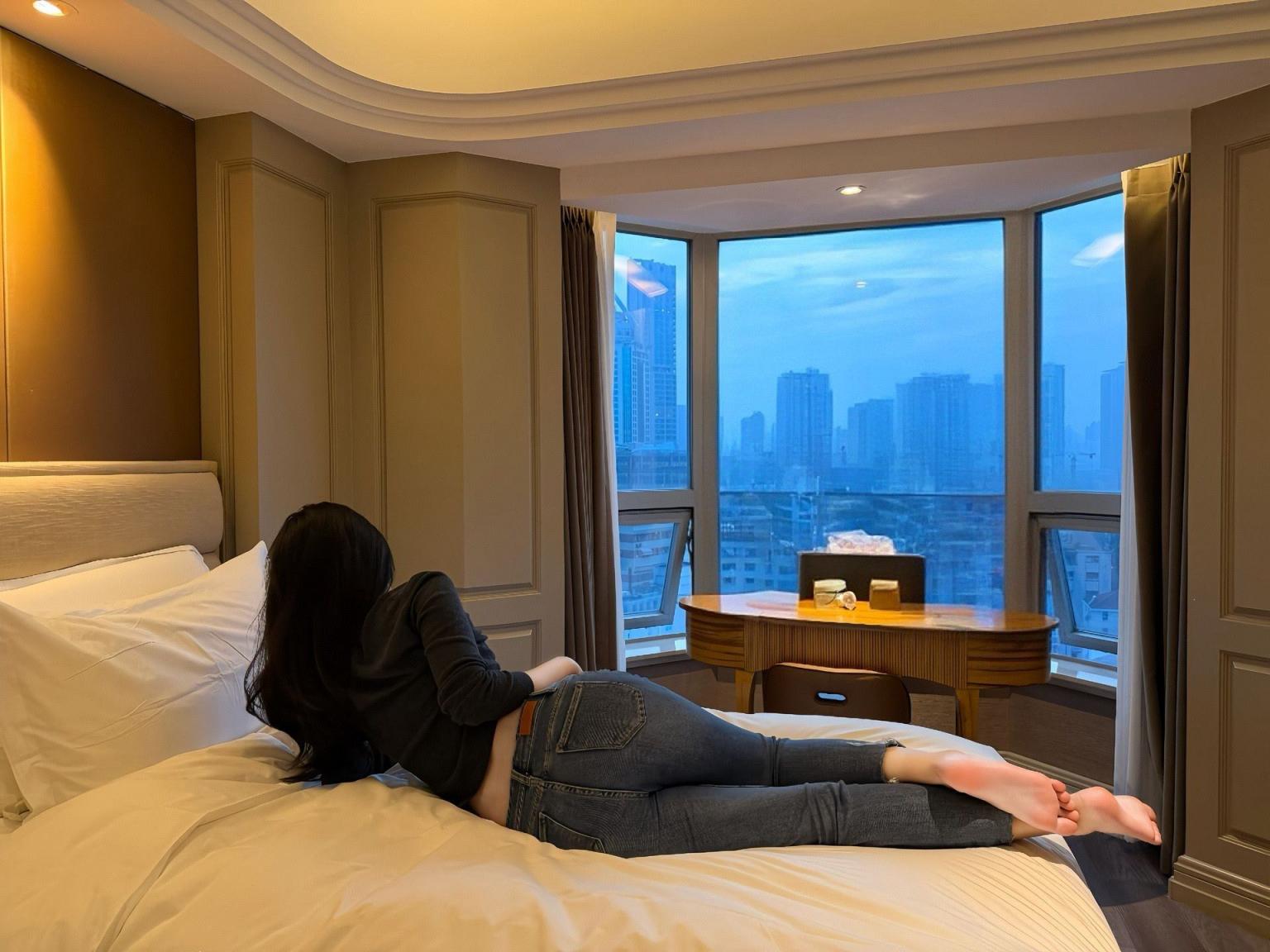 漂亮小姐姐[26P]