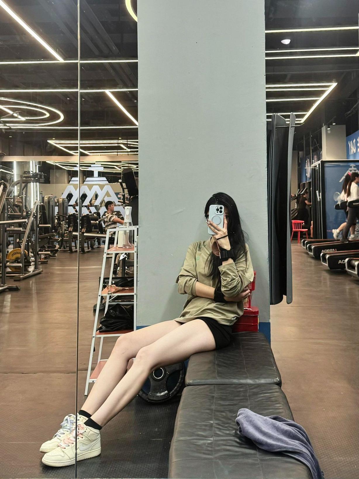 漂亮小姐姐[26P]