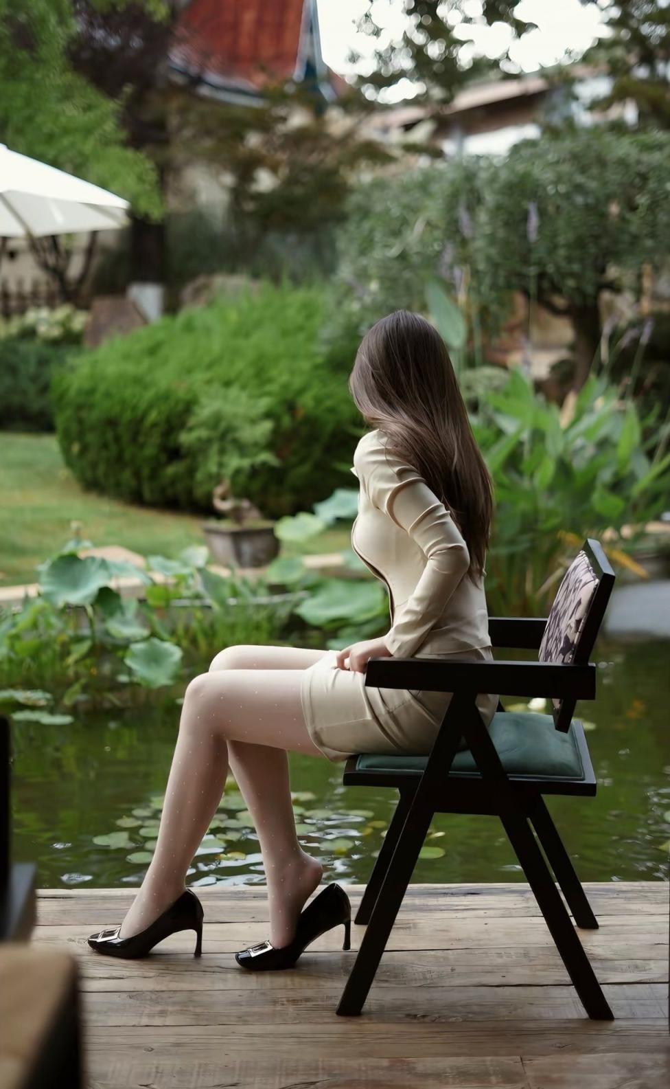 美丽动人的小姐姐[20251107]