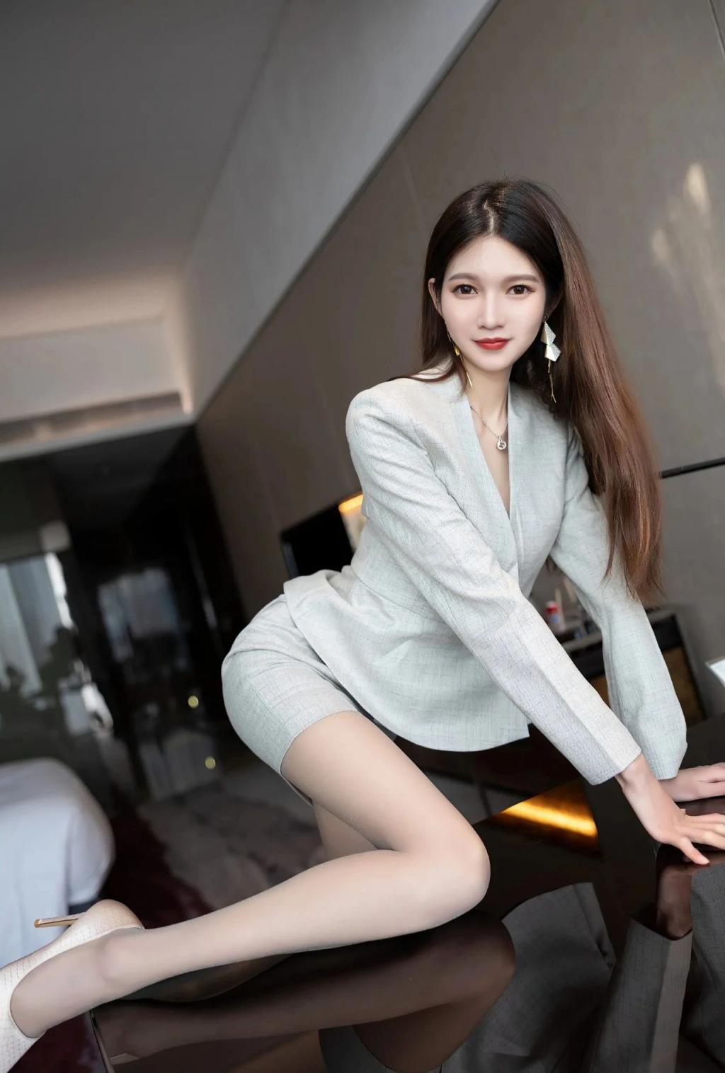 细腰美腿真的很好看