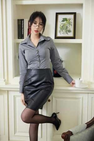 细腰美腿真的很好看