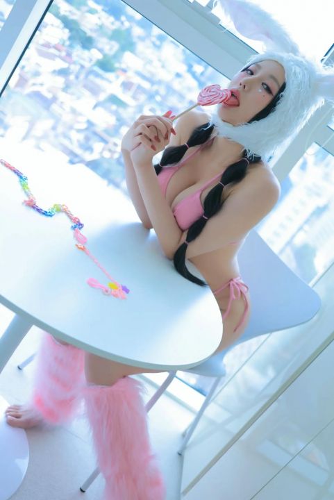 Dongeuran - Naked Bunny