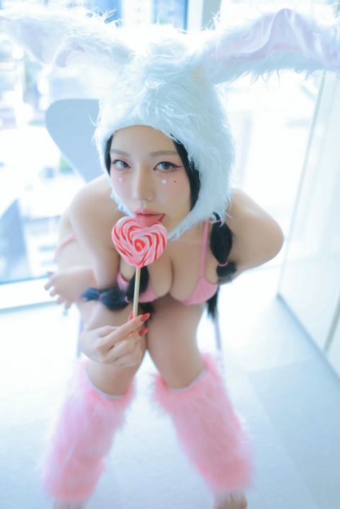 Dongeuran - Naked Bunny