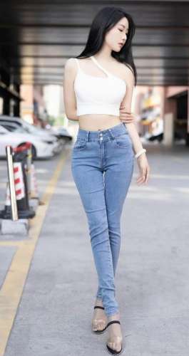 身材很棒的小姐姐