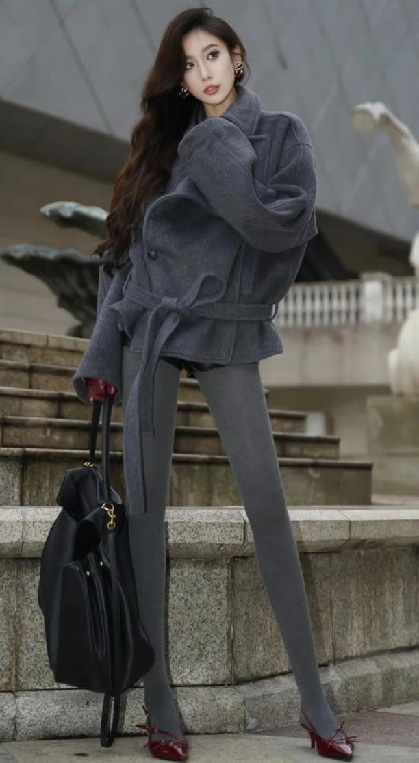 蜜桃臀满屏细腰大长腿