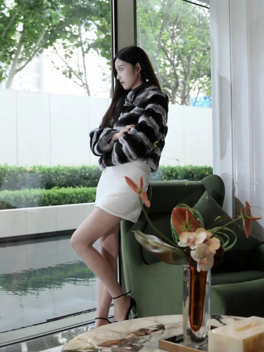 蜜桃臀满屏细腰大长腿