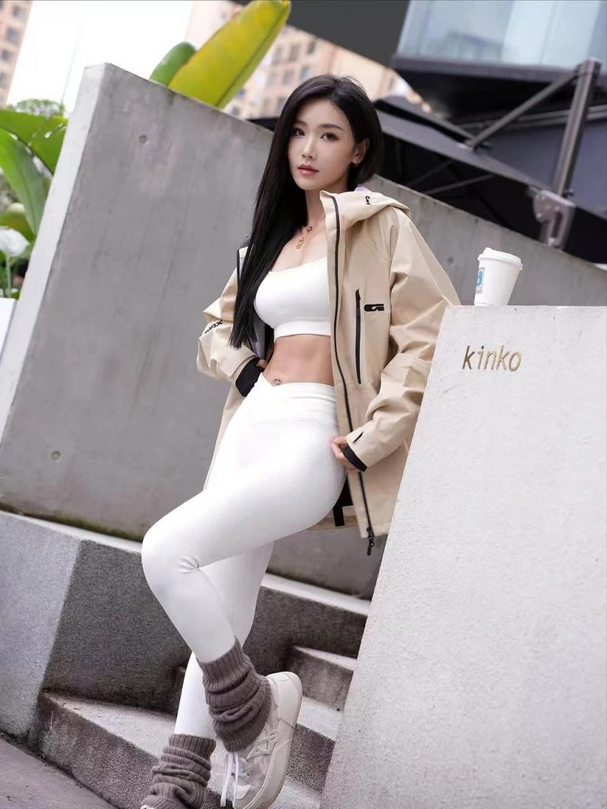 蜜桃臀满屏细腰大长腿