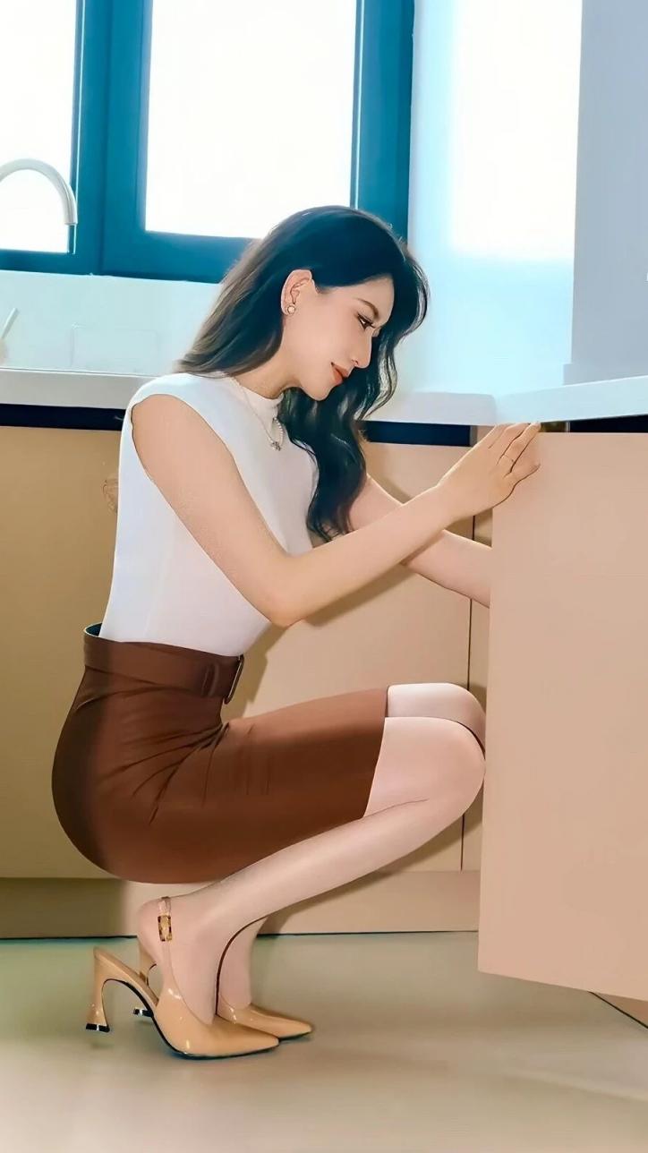 纤腰翘臀黑丝大长腿