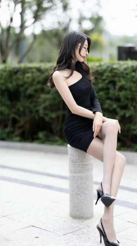 曼妙身材，蜂腰翘臀大长腿