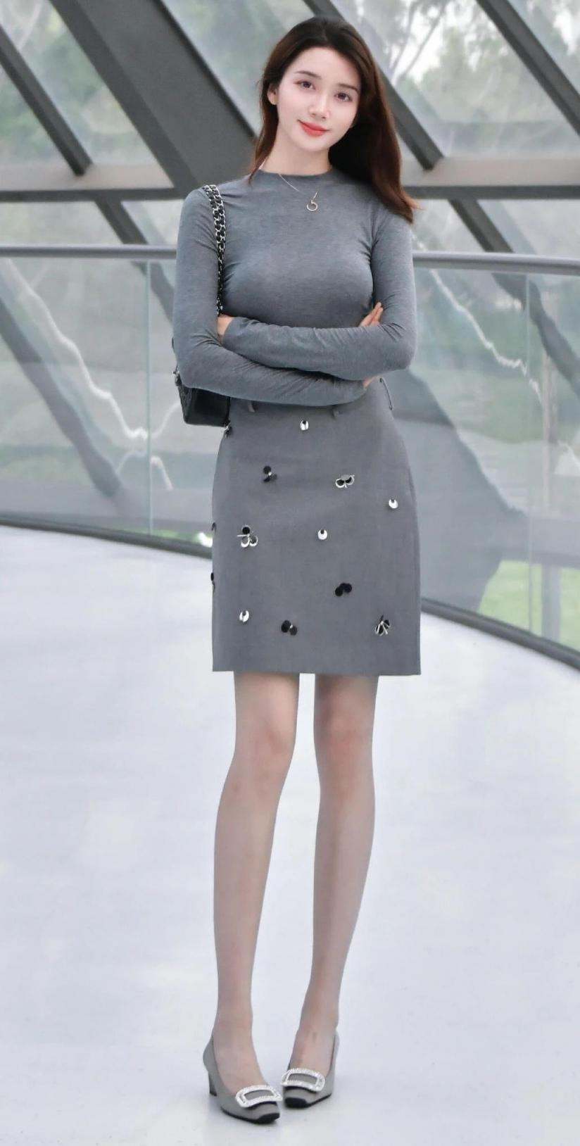 前凸后翘，曲线完美