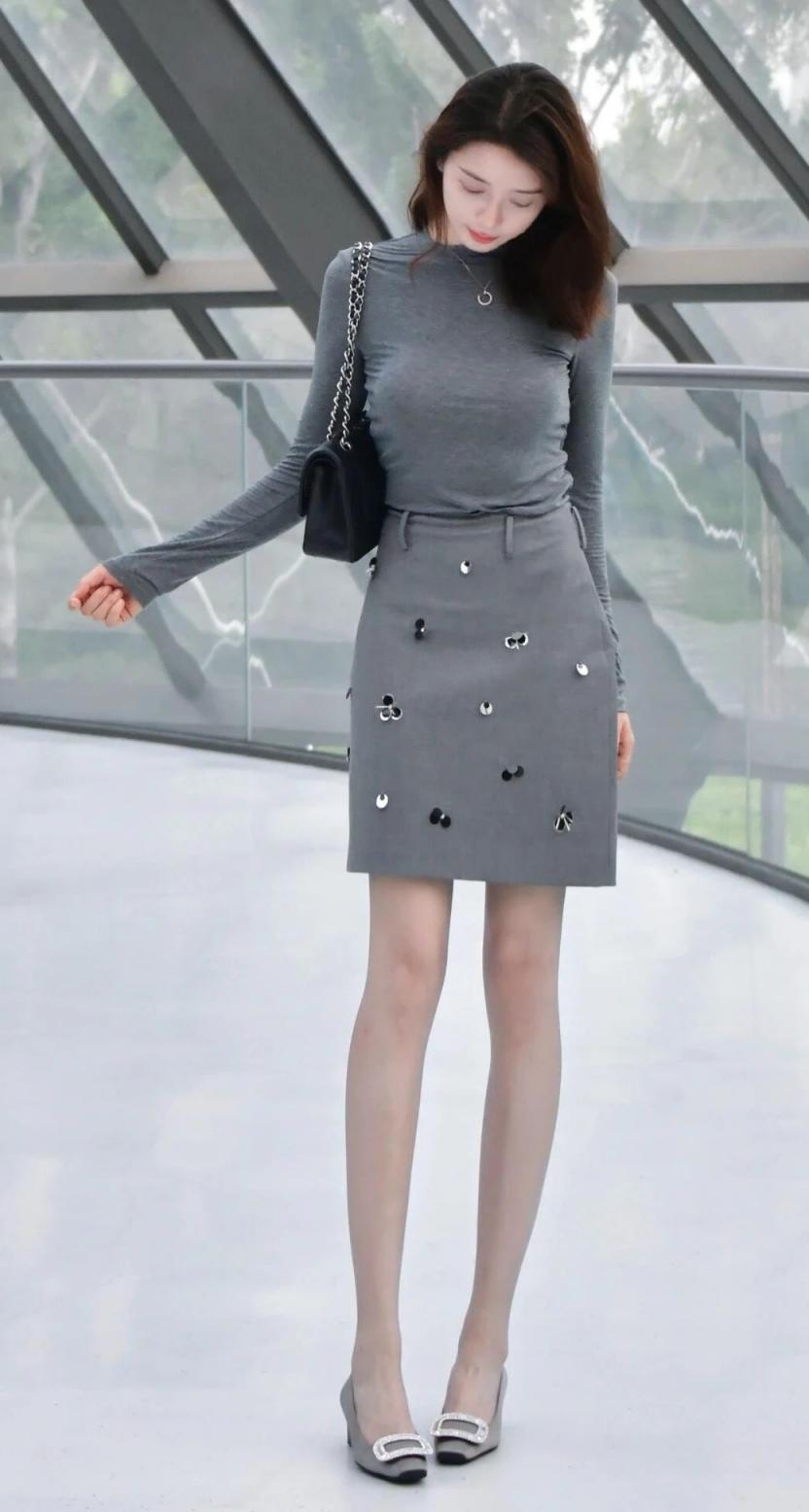 前凸后翘，曲线完美