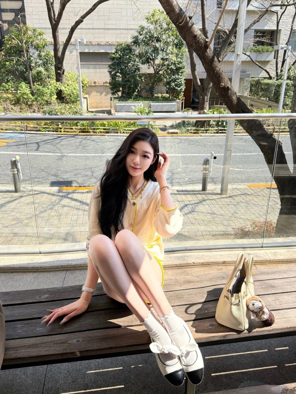 肉丝大长腿，太有气质了