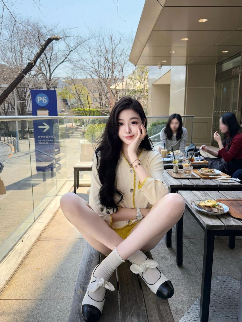 肉丝大长腿，太有气质了