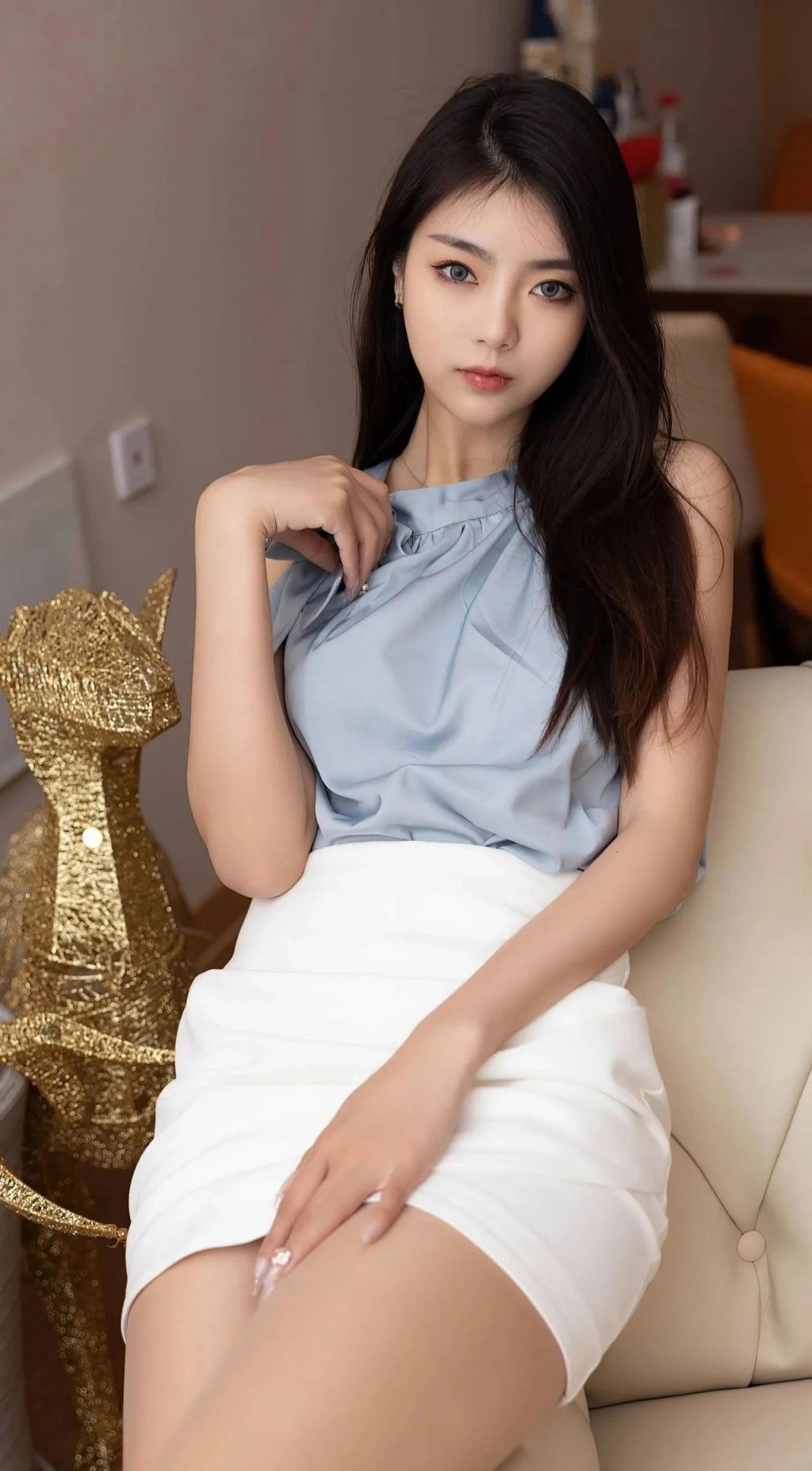 紧身包臀裙，蜂腰大长腿