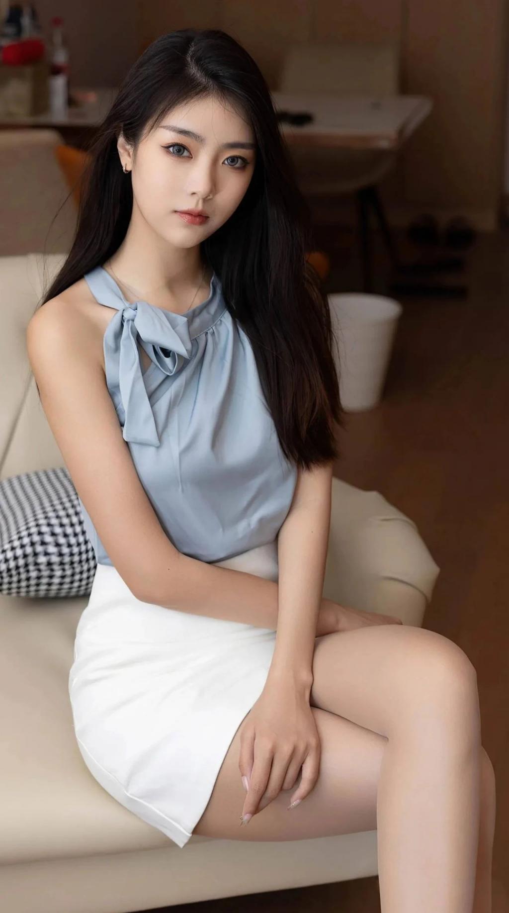 紧身包臀裙，蜂腰大长腿