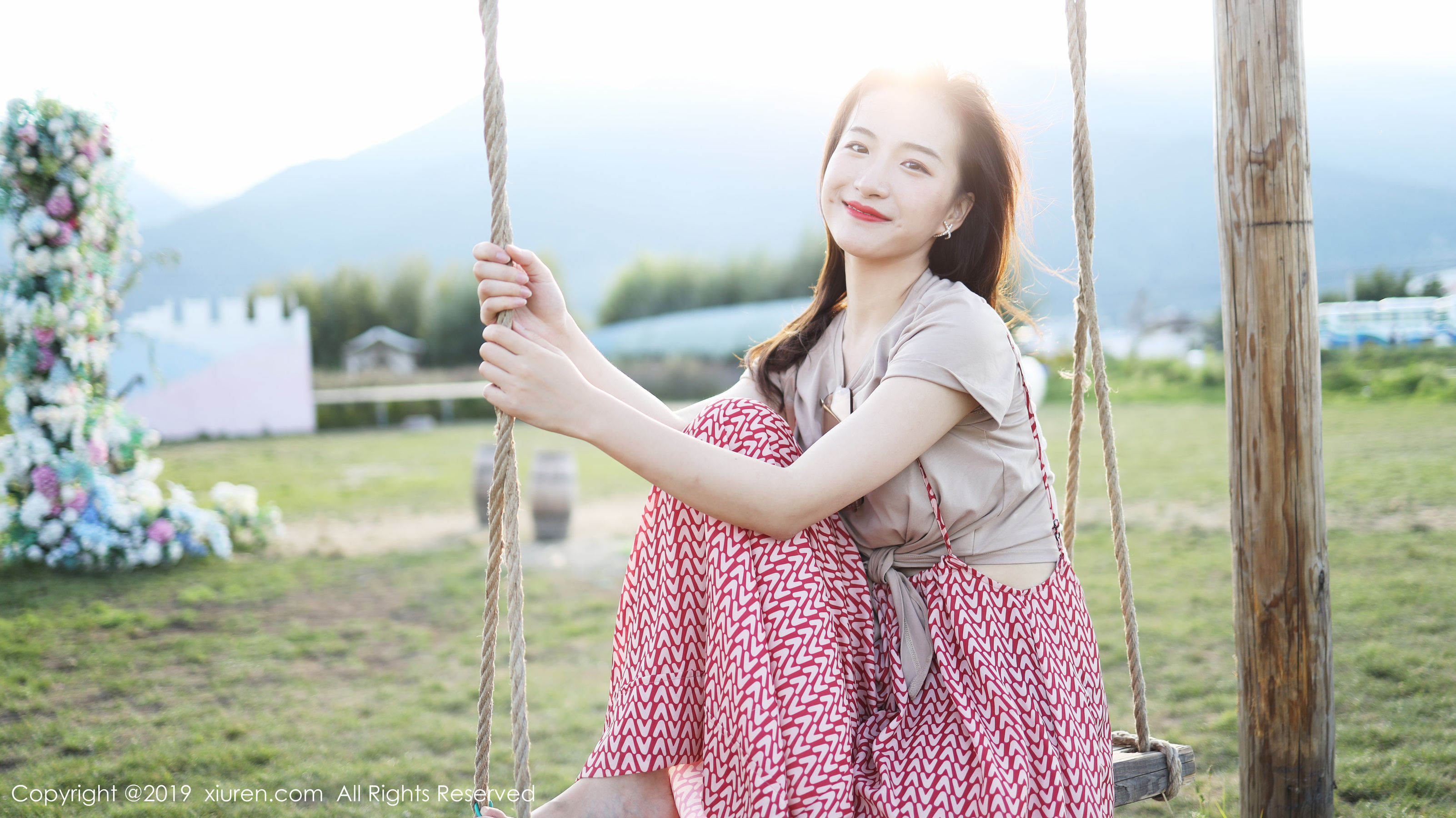 王雨纯姿势撩人媚意荡漾醉人心怀