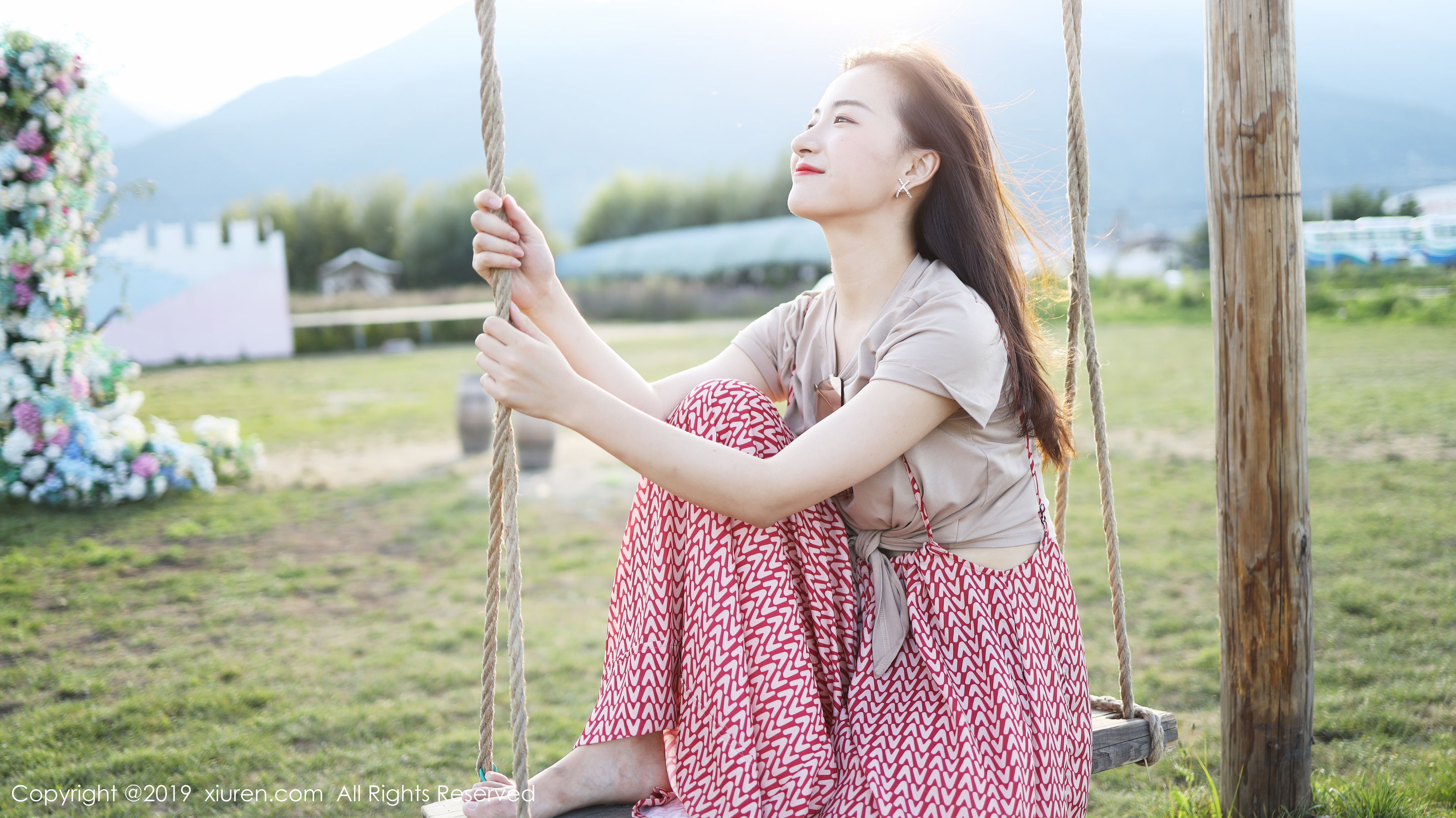 王雨纯姿势撩人媚意荡漾醉人心怀