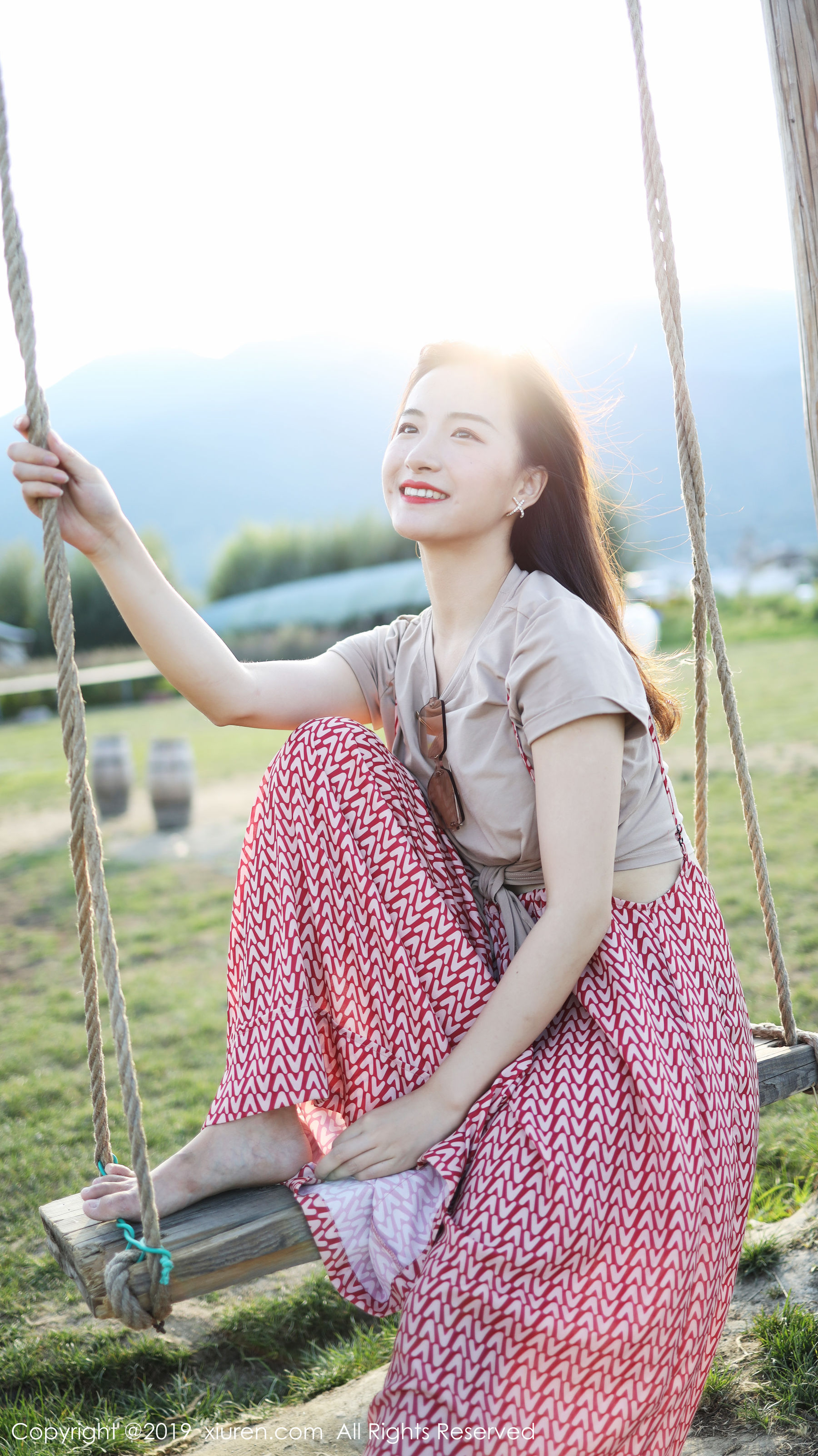 王雨纯姿势撩人媚意荡漾醉人心怀