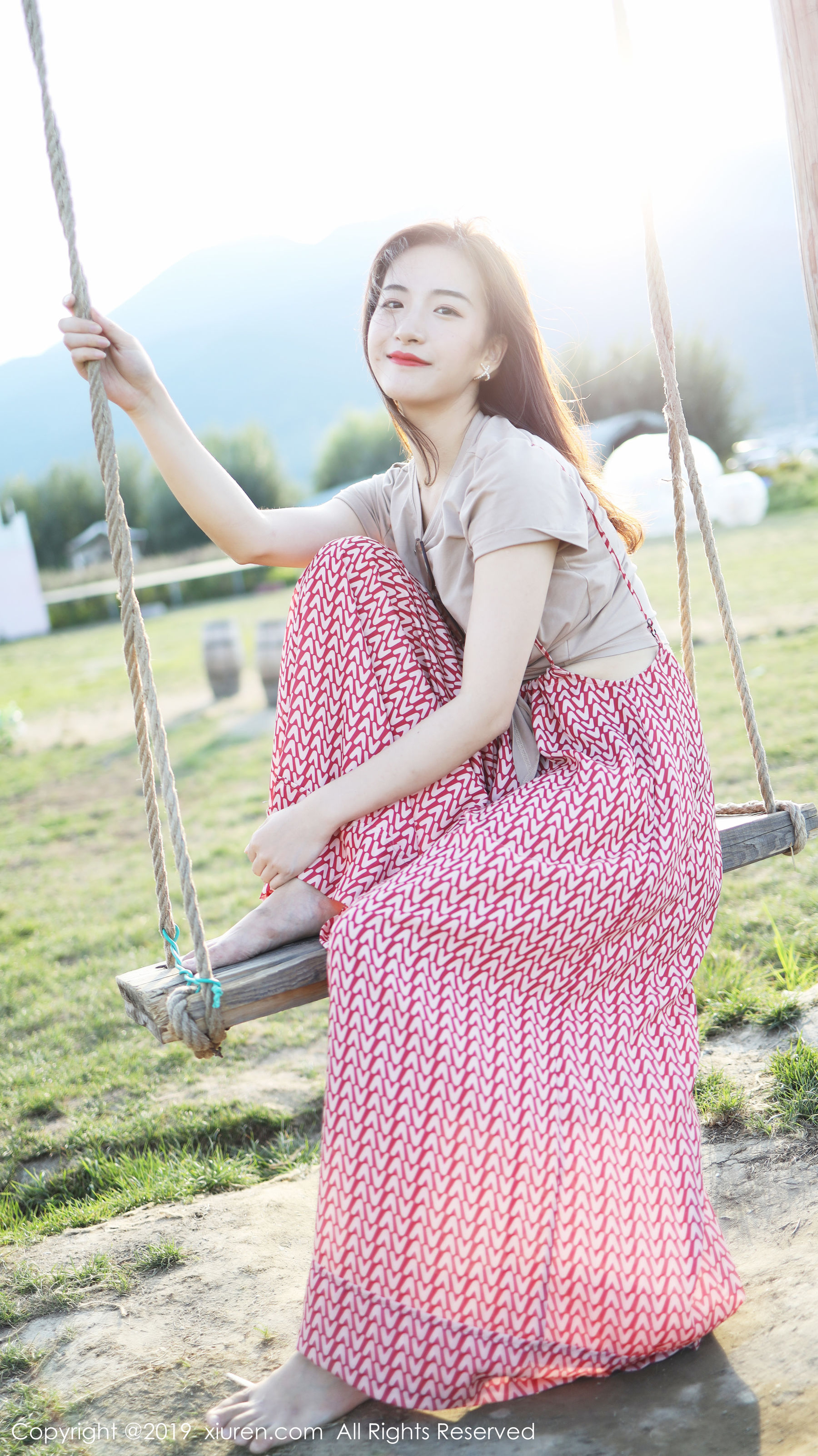 王雨纯姿势撩人媚意荡漾醉人心怀